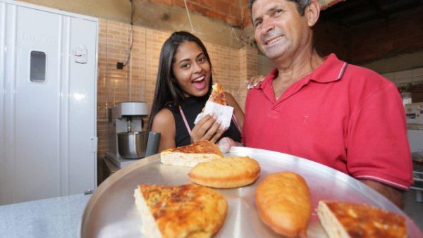 post pai feliz e1584015736515 - Post de filha faz explodir venda de salgados de pai triste pelo fracasso