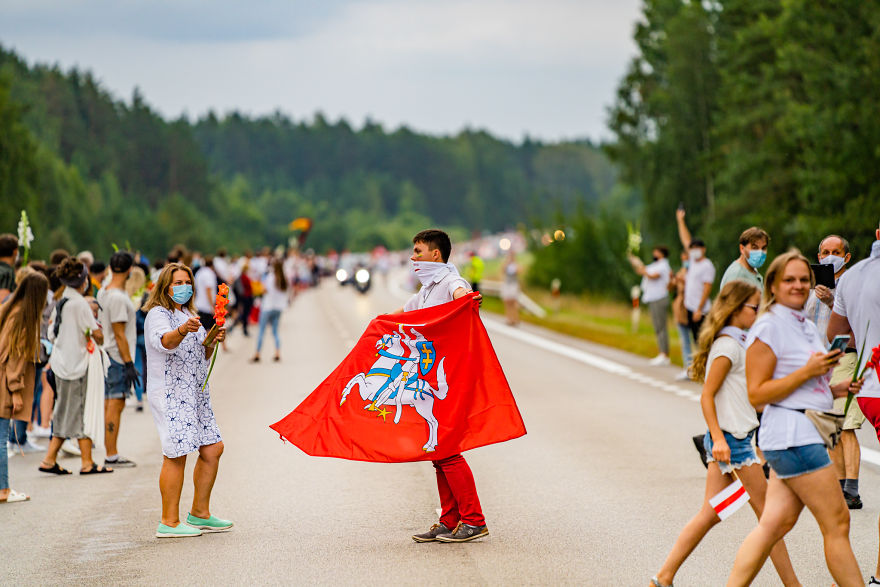 V1 05203 5f441cc482658  880 - Uma corrente humana com 50 mil lituanos em apoio a democracia do seu vizinho Belarus