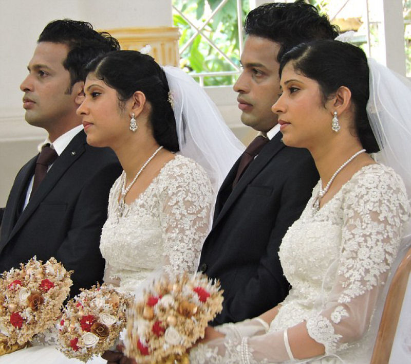casamento gemeos india 05 - O incrível casamento ao quadrado : padres gêmeos casam gêmeos com gêmeas na Índia