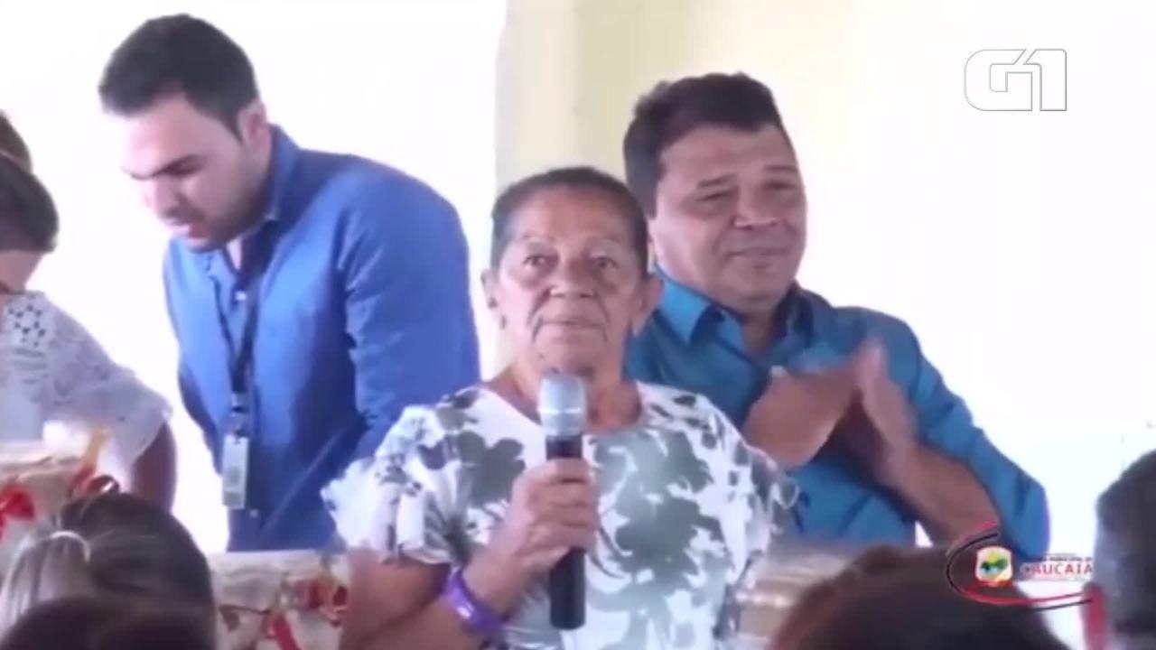 pais24hs.com - Durante homenagem na Câmara Municipal mãe solta o verbo: 'Estamos no meio de um bando de covardes'