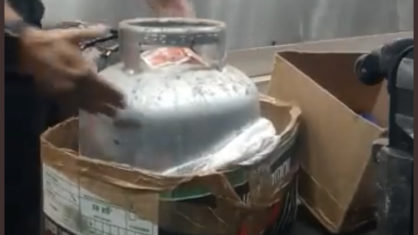 pais24hs.com - Vídeo: mulher tenta despachar botijão de gás em voo de Recife a SP